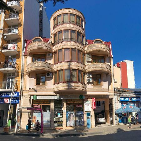 Hotel Tao 巴统 外观 照片